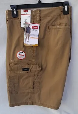 New Men's Wrangler Relaxed Fit Cargo Shorts 112314953 Kangaroo • $13.99