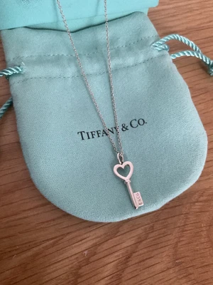 £200 • Buy RARE Beautiful Tiffany & Co Heart  Key Sterling Silver Pendant With Box