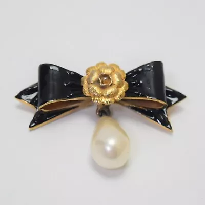 CHANEL　Brooch　Ribbon　Fake Pearl　Camellia　Black　GOLD　GP　1980's　Swing　Vintage • $700