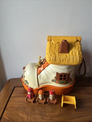£16.99 • Buy Matchbox Lesney Play Boot Shoe House Vtg1977 Live-n- Learn Furniture & Figures