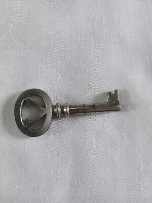 Antique Victor Victrola Phonograph Key/Victrola Cabinet Skeleton V Key • $30