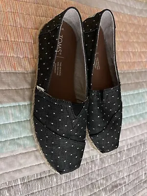 Toms Shoes • $30