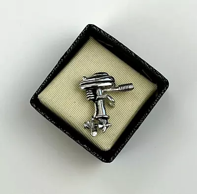 Vintage Men's Outboard Boat Motor Design Tie Pin-Clasp-Chain~Silver Tone~NIB • $20.95