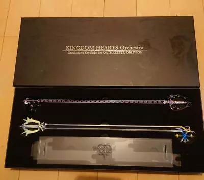 Kingdom Hearts Orchestra Conductor's Keyblade Set Oathkeeper/Oblivion • $180