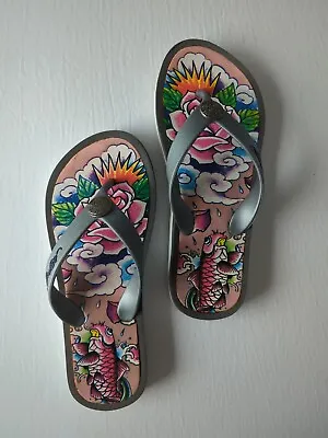 Ed Hardy Logo Fish Multicolor Size 5/6 Gray StrapsThong Flip Flop Sandals • $24.99