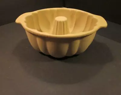 $16.99 • Buy Pampered Chef Family Heritage Stoneware Retired Stone Fluted Bundt Pan #1440