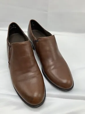 Shoe Woman’s Munro Sz 9 American Healed Brown Leather Shoe Slip On • $26.99