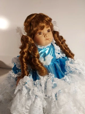 $19.95 • Buy Vintage 1995 Signed  Val Shelton Braelyn Vinyl 19  Doll #22 Of 50