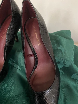 $30 • Buy Zara Pointed Heels