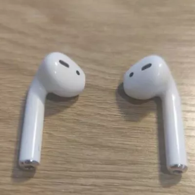 Used Airpods (No Case) • $1