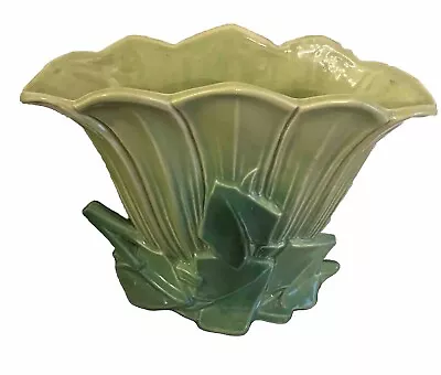 Vintage 1940's McCoy USA Green Pottery Tulip Fan Or Calla Lily Fan Vase • $90