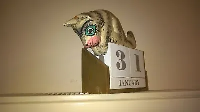 £12.99 • Buy Vintage Home Decoration Ornament Wooden Striped Cat On Shelf & Wooden Calendar