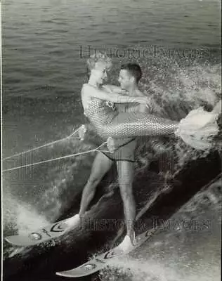 1965 Press Photo Water Skier Bob Plues Holds Mermaid Judy Scotter In Florida • $9.99