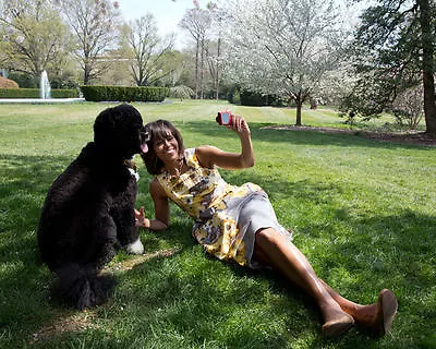 First Lady Michelle Obama With Family Dog  Bo  - 8x10 Photo (cc-097) • $8.87