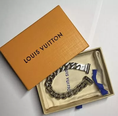 Louise Vuitton Men’s Silver Bracelet • £260