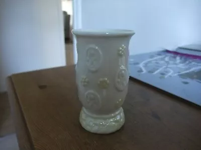 £4.99 • Buy Gorgeous Vintage Belleek Irish Pottery Vase 