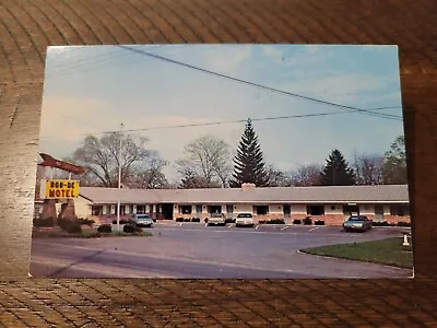 Postcard WV West Virginia Martinsburg Ron De Motel Roadside • $2.49