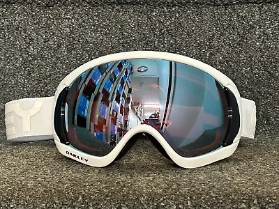 Oakley Canopy Goggle White Out W/ Prizm Sapphire Irdium • $95.95