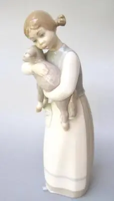 Lladro Daisa Figurine  1010 Girl With Lamb Porcelain 8.75 Inches 1970-1984 • $44.30