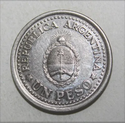 S1 - Argentina 1 Peso ND (1960) Almost Uncirculated + Coin -  Buildings • $1.77