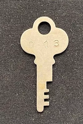 Original AMCO Advance Machine Company D-13 Gumball Or Peanut Machine Padlock Key • $7.95