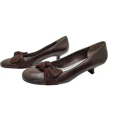 Vintage 1990s Naturalizer Womens Classic Leather Bow Accent Kitten Heel Shoes. • $36.79