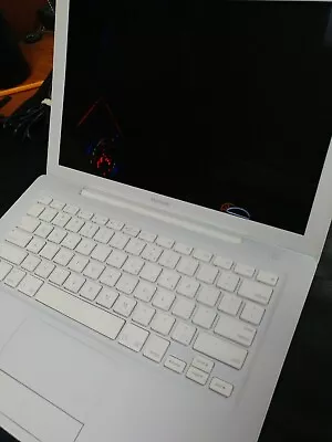 Macbook Pro Model A1181 FOR PARTS ONLY  #20 • $25.95