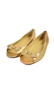 Michael Kors Womens Gold Bow Tie Signature Peep Toe Flats Sandals Size 5.5M.     • $16.23