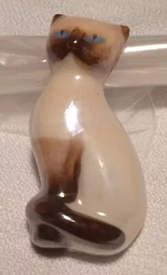 Vintage  Avon Porcelain Siamese Cat Brooch  • $6.99