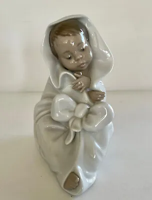 Lladro Nao Baby Girl Figurine Wrapped In White Blanket & Bow Excellent Condition • $59