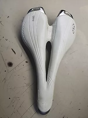 Specialized Gel Body Geometry Saddle 143 • $15