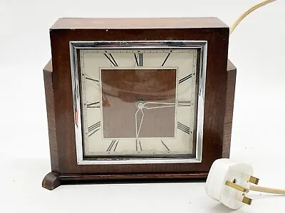 Vintage Oak Mantle Clock Sec Mains Powered • £29.99