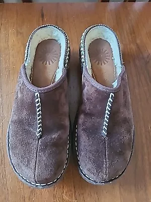 UGG Kohala Sheepskin Lined Clogs Suede Leather Brown S/N 5177  US Size 6 • $9.89