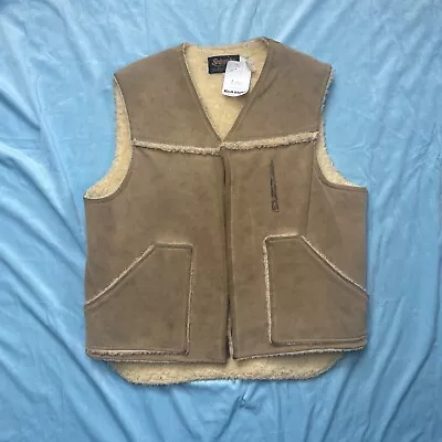 Vintage 70’s 80’s L Shearling Lined Leather Vest • $18