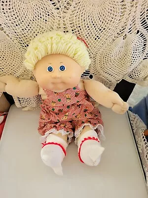 Vintage 1986 Cabbage Patch White Girl Doll W Lemon Curl Hair. W Cat Overhalls OK • $13