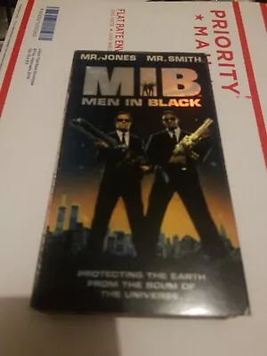 Men In Black (VHS 1997) Will Smith Tommy Lee Jones • $6.95