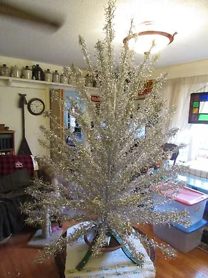 Early 1950's-60s Unmarked 6' ALUMINUM CHRISTMAS TREE W/BOX Pole & 97 BRANCHES • $299