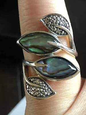 925 Sterling Silver Genuine Abalone Leaf Ring By Avon Size 5 New In Gift Box • $5.99