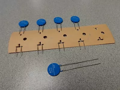 $3.99 • Buy (5) EPCOS B59950C0120A70 PTC Thermistor 80V MAX 320mA 3.7 OHM DISC RADIAL