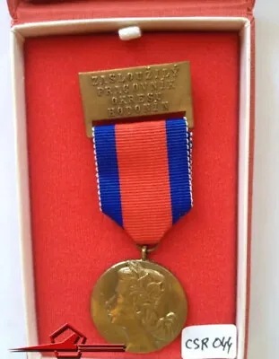 Czechoslovakian Medal For The Merited Worker Of The District Hodonin. With Case • £34.30