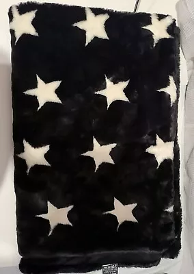 Z Gallerie Throw Blanket Black And White Star 100%Modacrylic And 100%Polyester • $35