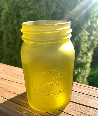 Vintage Jardin Lime Green Glass Mason 16 Oz. Jar EST. 1946 • $12