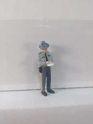 Arttista #1449 - State Trooper Writing A Ticket- O Scale Figure Model Trains NEW • $8.79