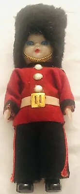 £21.37 • Buy British Black Hat Red Coat Vintage Royal Guard Dolls Lot Of 2