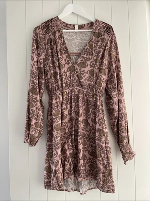 $30 • Buy Tigerlily Mini Dress Size 10