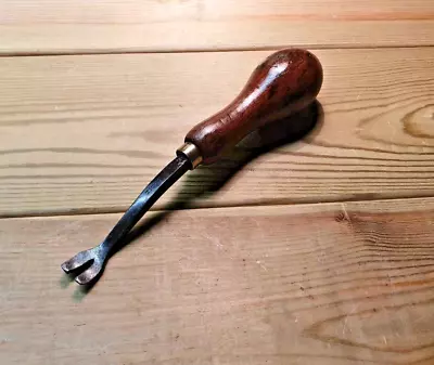 Vintage Wooden Swan Neck Tack Lifter Nail Staple Upholstery Old Hand Tool Remove • £14.99