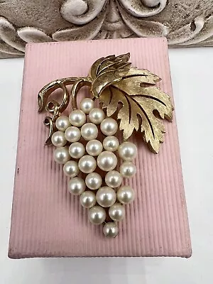 LARGE Vintage SIGNED Crown Trifari GRAPE CLUSTER Faux Pearl BROOCH PIN 2.38” • $15.50