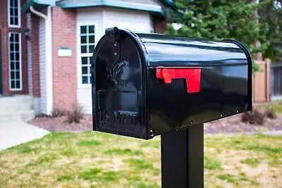 NEWClassic Medium Steel Post Mount Mailbox Black • $17.07