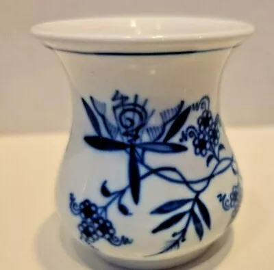 Antique Vtg Meissen Blue And White Onion Pattern Porcelain Small Rounded Vase.  • $45