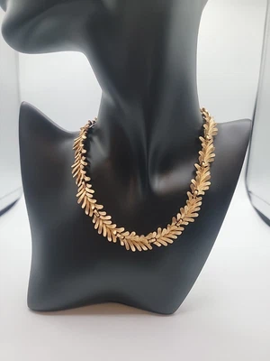 £82.49 • Buy Vintage Trifari Choker Necklace 1970s Brushed Gold Fern Leaves Signed Necklace 